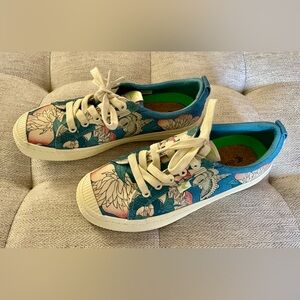 Cariuma Women’s Size 8 Hokusai Low Peonies Sneakers